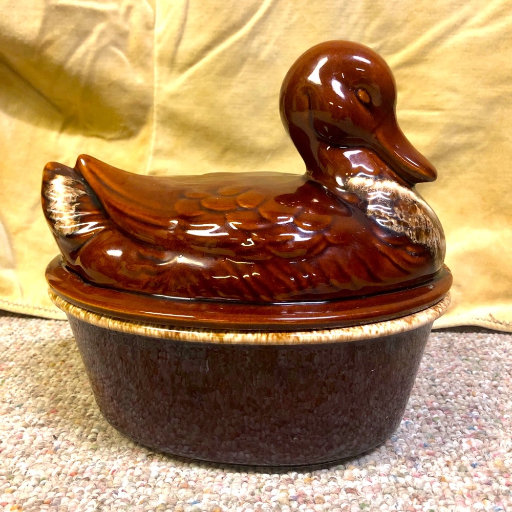 Vintage Hull Pottery Duck casserole dish MCM
